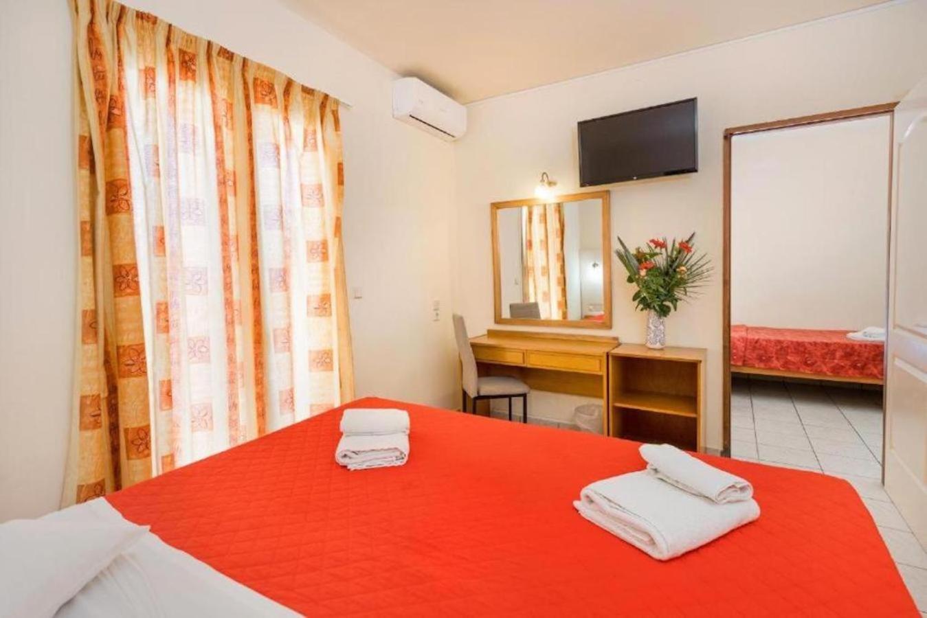 Eri Beach & Village Hotel ヘルソニソス エクステリア 写真