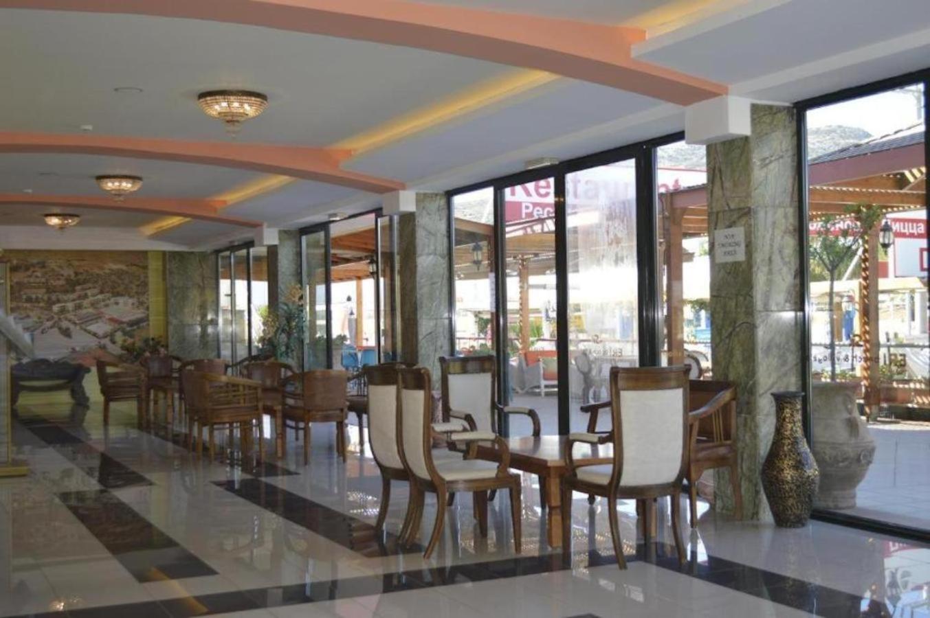 Eri Beach & Village Hotel ヘルソニソス エクステリア 写真