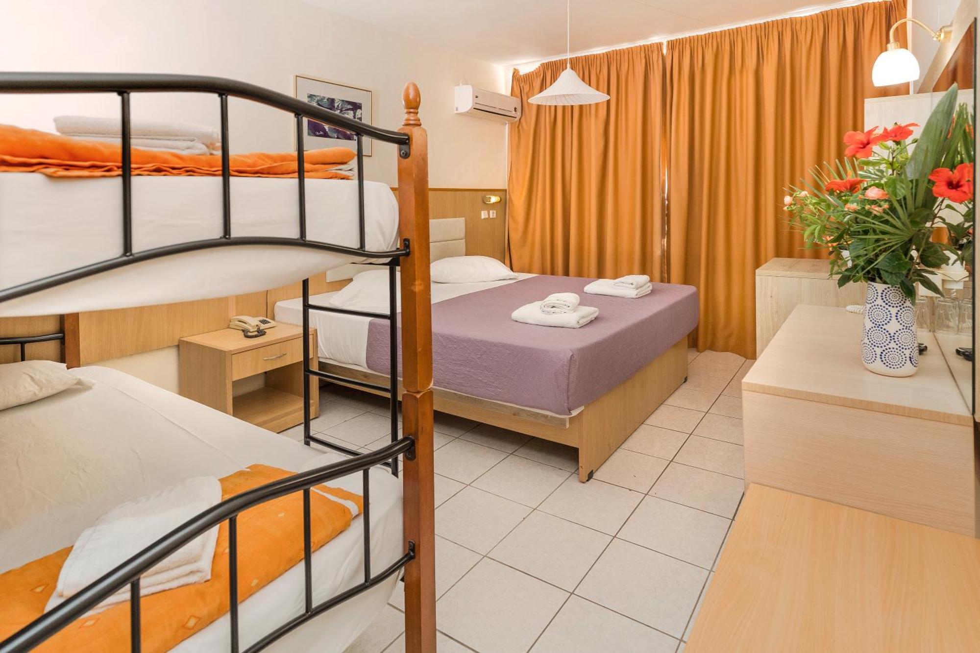 Eri Beach & Village Hotel ヘルソニソス エクステリア 写真