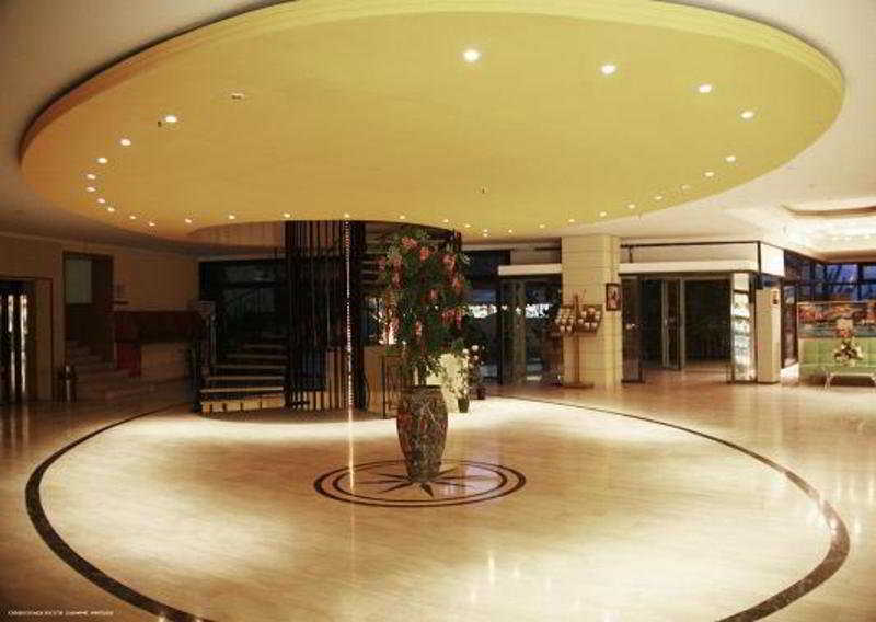 Eri Beach & Village Hotel ヘルソニソス エクステリア 写真