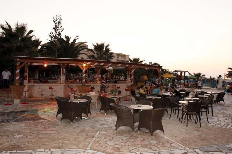 Eri Beach & Village Hotel ヘルソニソス エクステリア 写真