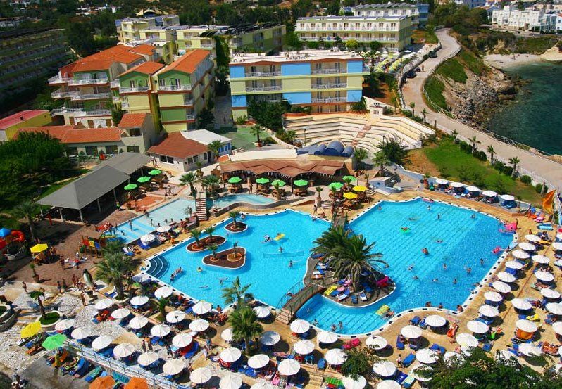 Eri Beach & Village Hotel ヘルソニソス エクステリア 写真